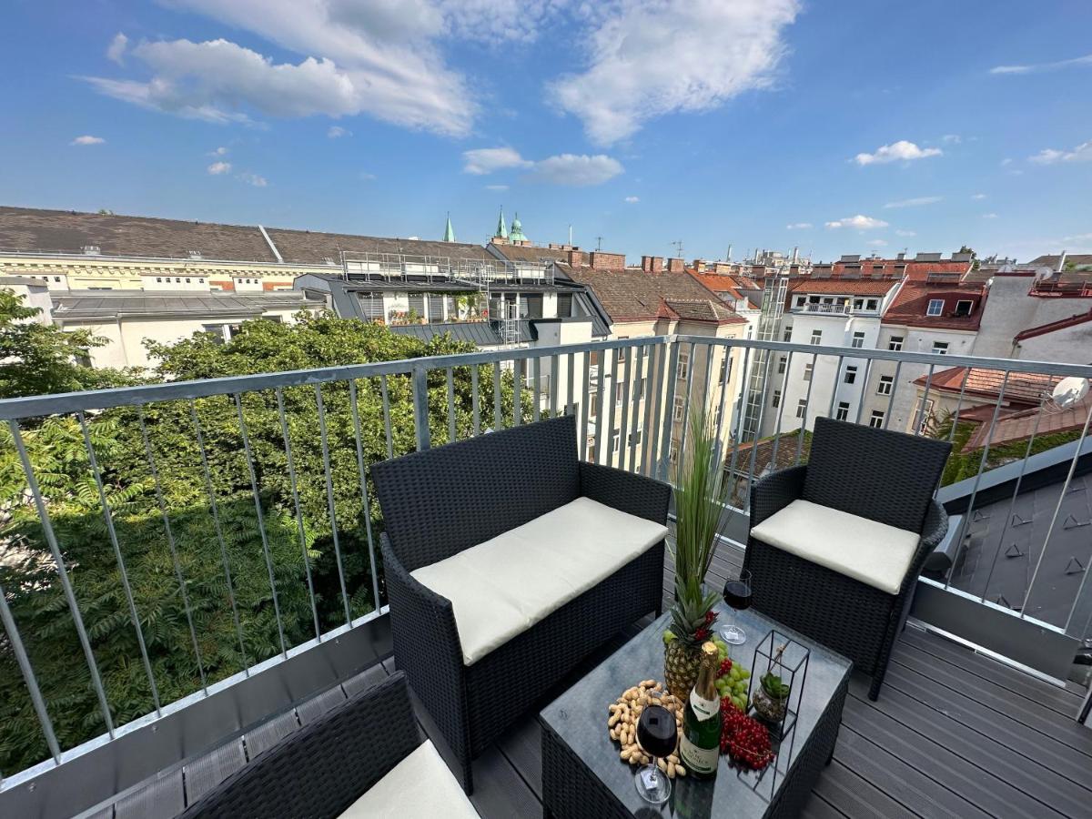 Contemporary With Stunning Views 20 Apartment *
