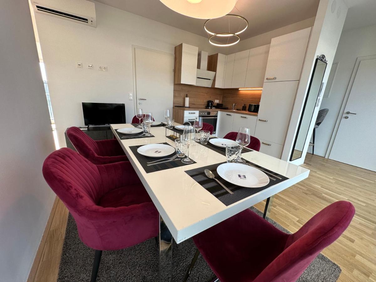 Apartment Contemporary With Stunning Views 20 *