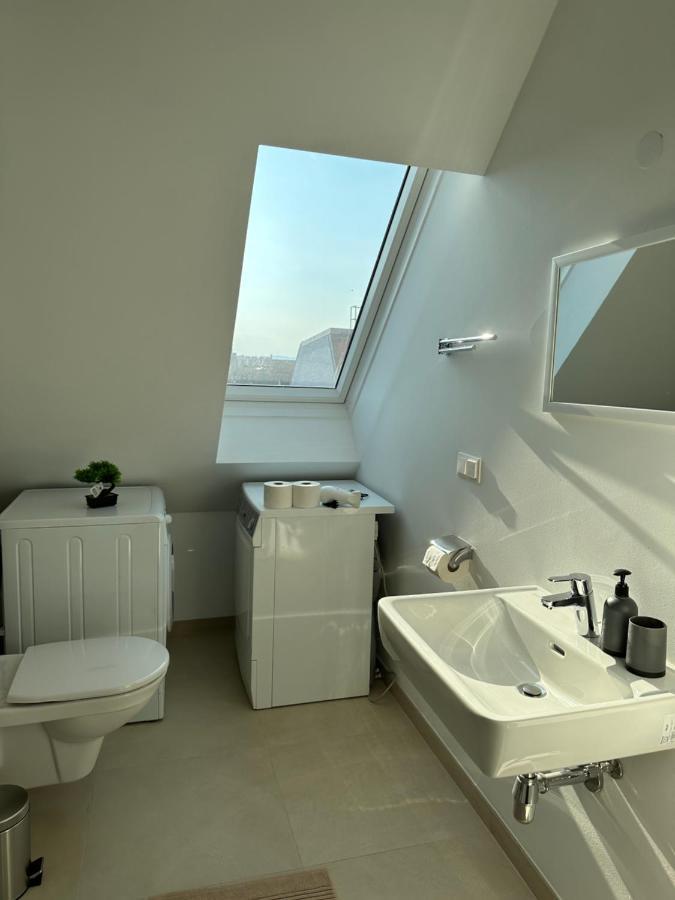 Apartment Contemporary With Stunning Views 20 Wien